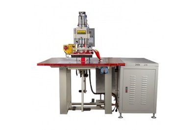 全自動帶機(jī)械手高周波機(jī)視頻